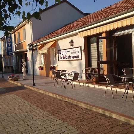 Hôtel Montespan Lussac-les-Châteaux Exterior foto