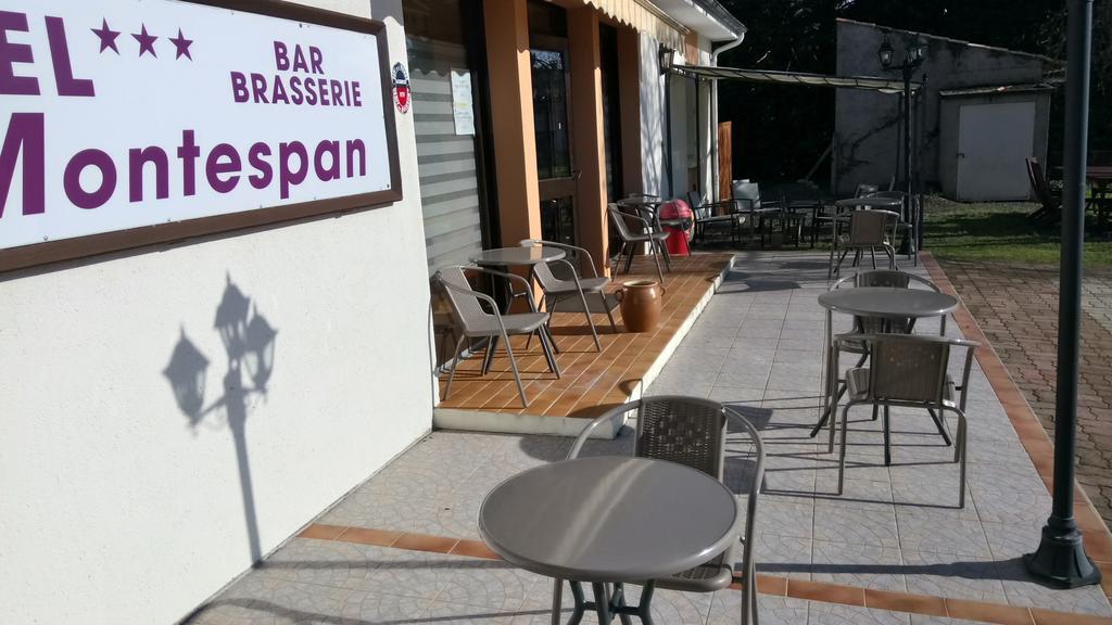 Hôtel Montespan Lussac-les-Châteaux Exterior foto